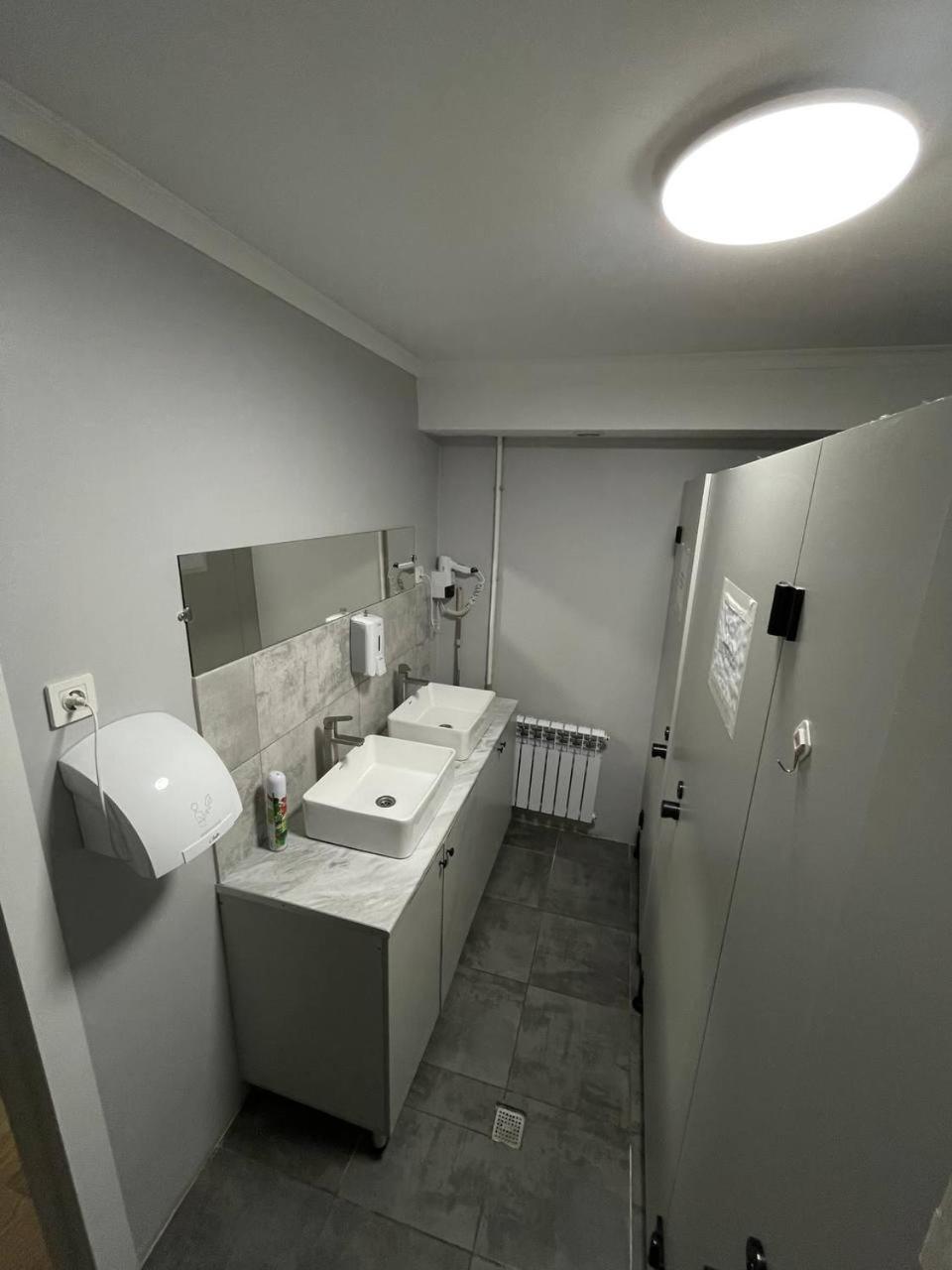 Hostel Nomad Αλμάτι Εξωτερικό φωτογραφία