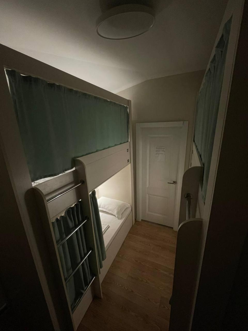 Hostel Nomad Αλμάτι Εξωτερικό φωτογραφία